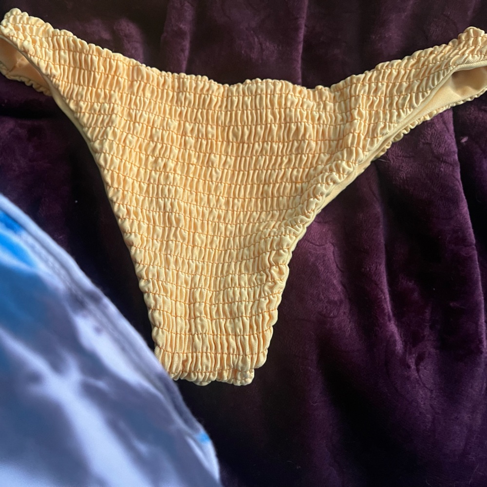 Yellow Bikini - Picture 3 of 3